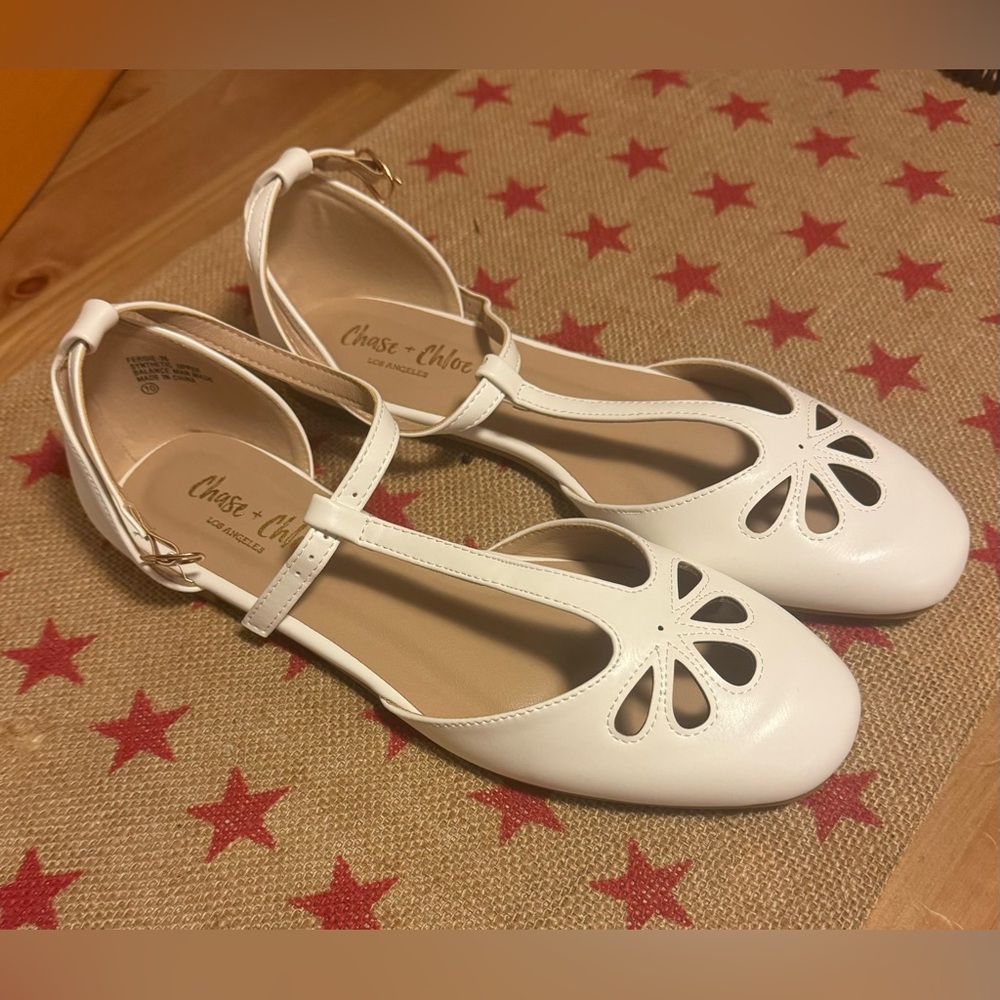 White Flats Chase & Chloe